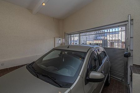 Casa à venda com 280m², 4 quartos e 2 vagas Casa à venda com 280m², 4 quartos e 2 vagasGaragem