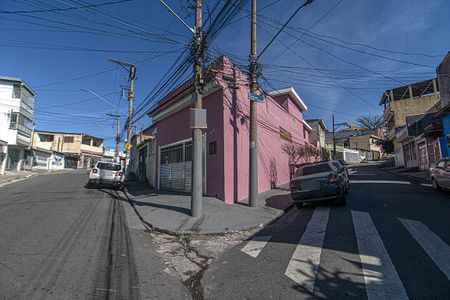 Casa à venda com 280m², 4 quartos e 2 vagas Casa à venda com 280m², 4 quartos e 2 vagasFachada