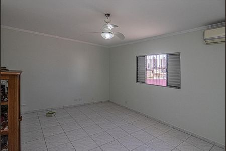 Casa à venda com 280m², 4 quartos e 2 vagas Casa à venda com 280m², 4 quartos e 2 vagasQuarto 4
