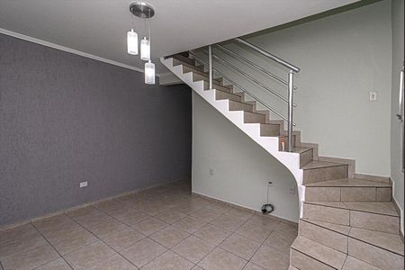 Casa à venda com 280m², 4 quartos e 2 vagas Casa à venda com 280m², 4 quartos e 2 vagasSala