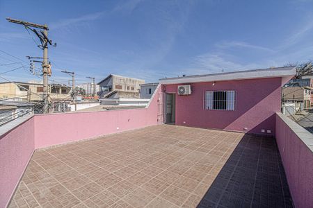 Casa à venda com 280m², 4 quartos e 2 vagas Casa à venda com 280m², 4 quartos e 2 vagasTerraço