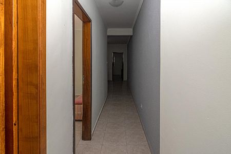 Casa à venda com 280m², 4 quartos e 2 vagas Casa à venda com 280m², 4 quartos e 2 vagasCorredor