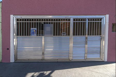 Casa à venda com 280m², 4 quartos e 2 vagas Casa à venda com 280m², 4 quartos e 2 vagasPlaca