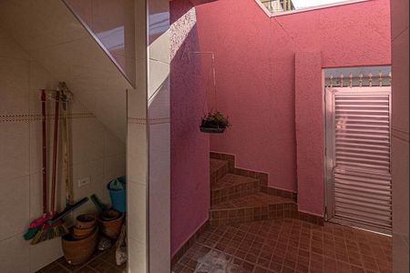 Casa à venda com 280m², 4 quartos e 2 vagas Casa à venda com 280m², 4 quartos e 2 vagasAcesso para a área de serviço