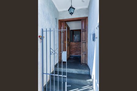 Casa à venda com 300m², 3 quartos e 5 vagas Casa à venda com 300m², 3 quartos e 5 vagasEntrada