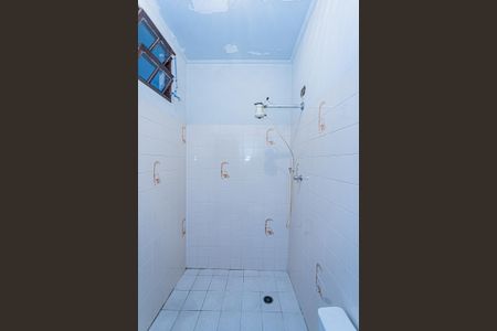 Casa à venda com 300m², 3 quartos e 5 vagas Casa à venda com 300m², 3 quartos e 5 vagasBanheiro de Serviço