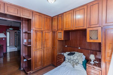 Casa à venda com 300m², 3 quartos e 5 vagas Casa à venda com 300m², 3 quartos e 5 vagasQuarto 1