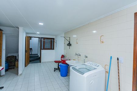 Casa à venda com 300m², 3 quartos e 5 vagas Casa à venda com 300m², 3 quartos e 5 vagasÁrea de Serviço