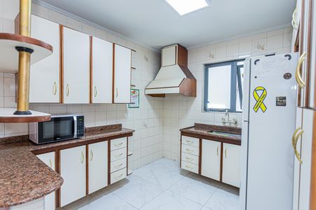 Casa à venda com 300m², 3 quartos e 5 vagas Casa à venda com 300m², 3 quartos e 5 vagasCozinha