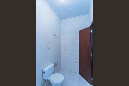 Casa à venda com 300m², 3 quartos e 5 vagas Casa à venda com 300m², 3 quartos e 5 vagasBanheiro de Serviço