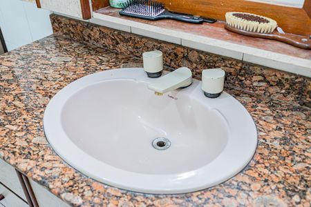 Casa à venda com 300m², 3 quartos e 5 vagas Casa à venda com 300m², 3 quartos e 5 vagasBanheiro Social