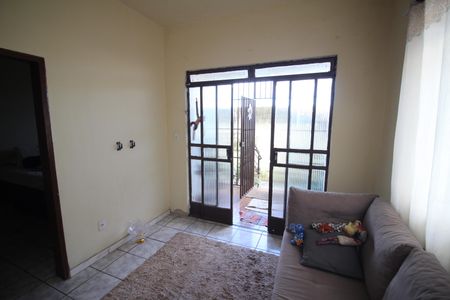 Sala de casa à venda com 2 quartos, 360m² em Jardim Bandeirantes, Contagem
