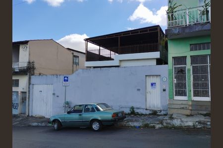 Casa para alugar com 360m², 2 quartos e 2 vagas Casa para alugar com 360m², 2 quartos e 2 vagasFachada