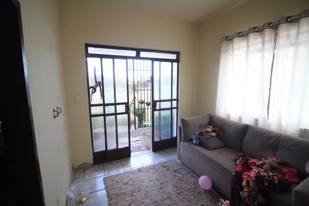 Sala de casa à venda com 2 quartos, 360m² em Jardim Bandeirantes, Contagem
