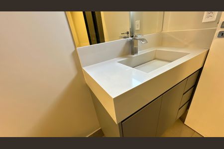 Casa de condomínio para alugar com 176m², 3 quartos e 4 vagasBanheiro