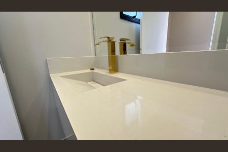 Casa de condomínio para alugar com 176m², 3 quartos e 4 vagasBanheiro