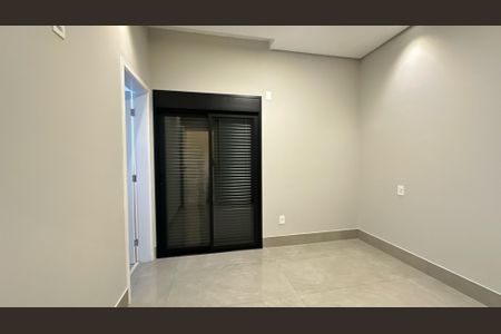 Casa de condomínio para alugar com 176m², 3 quartos e 4 vagasQuarto