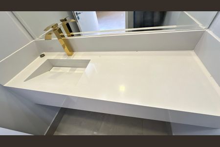 Casa de condomínio para alugar com 176m², 3 quartos e 4 vagasBanheiro