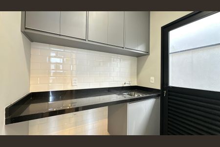 Casa de condomínio para alugar com 176m², 3 quartos e 4 vagasÁrea de Serviço