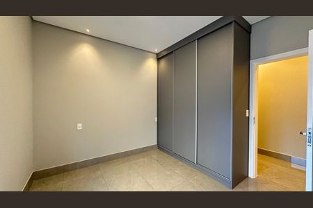 Casa de condomínio para alugar com 176m², 3 quartos e 4 vagasQuarto