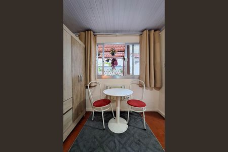 Casa para alugar com 25m², 1 quarto e sem vaga Casa para alugar com 25m², 1 quarto e sem vagaStudio