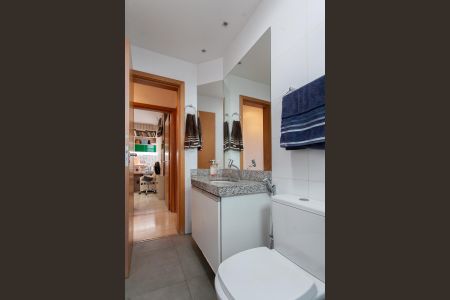 Apartamento à venda com 180m², 4 quartos e 2 vagas Apartamento à venda com 180m², 4 quartos e 2 vagasBanheiro Social