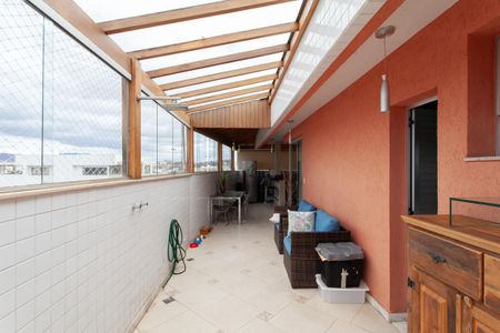 Apartamento à venda com 180m², 4 quartos e 2 vagas Apartamento à venda com 180m², 4 quartos e 2 vagasCobertura