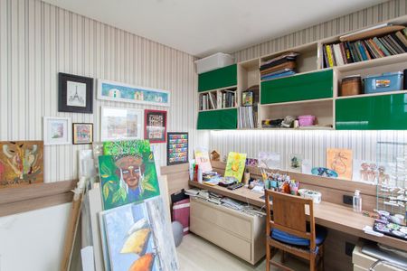 Apartamento à venda com 180m², 4 quartos e 2 vagas Apartamento à venda com 180m², 4 quartos e 2 vagasQuarto 2