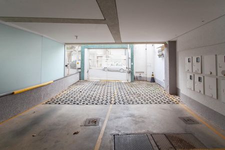 Apartamento à venda com 180m², 4 quartos e 2 vagas Apartamento à venda com 180m², 4 quartos e 2 vagasGaragem