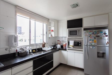 Apartamento à venda com 180m², 4 quartos e 2 vagas Apartamento à venda com 180m², 4 quartos e 2 vagasCozinha