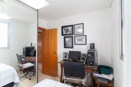 Apartamento à venda com 180m², 4 quartos e 2 vagas Apartamento à venda com 180m², 4 quartos e 2 vagasQuarto 1