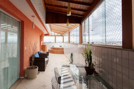 Apartamento à venda com 180m², 4 quartos e 2 vagas Apartamento à venda com 180m², 4 quartos e 2 vagasCobertura