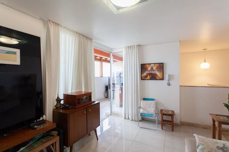 Apartamento à venda com 180m², 4 quartos e 2 vagas Apartamento à venda com 180m², 4 quartos e 2 vagasSala 2