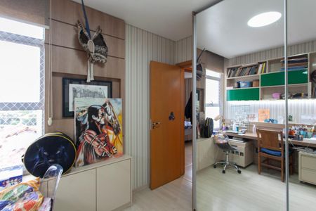 Apartamento à venda com 180m², 4 quartos e 2 vagas Apartamento à venda com 180m², 4 quartos e 2 vagasQuarto 2