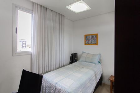 Apartamento à venda com 180m², 4 quartos e 2 vagas Apartamento à venda com 180m², 4 quartos e 2 vagasQuarto 1