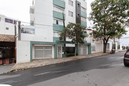 Apartamento à venda com 180m², 4 quartos e 2 vagas Apartamento à venda com 180m², 4 quartos e 2 vagasFachada