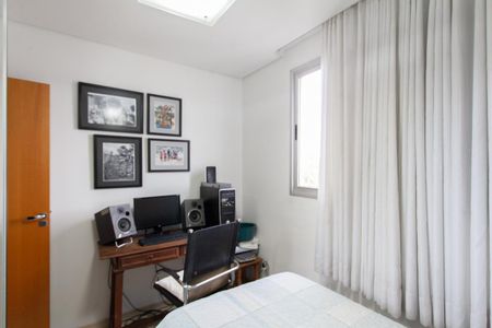 Apartamento à venda com 180m², 4 quartos e 2 vagas Apartamento à venda com 180m², 4 quartos e 2 vagasQuarto 1