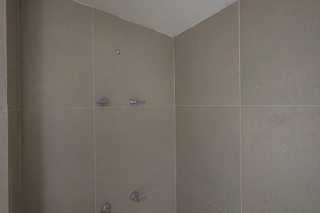 Banheiro de apartamento à venda com 1 quarto, 26m² em Pinheiros, São Paulo