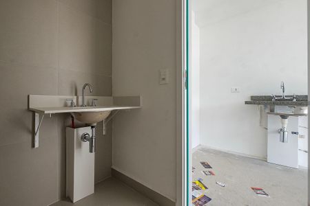 Banheiro de apartamento à venda com 1 quarto, 26m² em Pinheiros, São Paulo