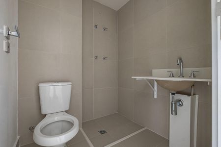 Banheiro de apartamento à venda com 1 quarto, 26m² em Pinheiros, São Paulo