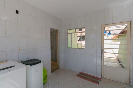 Casa à venda com 250m², 2 quartos e 1 vagaÁrea de Serviço