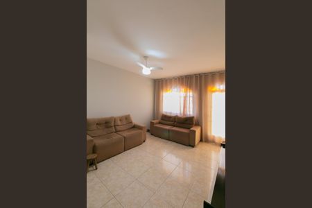 Casa à venda com 250m², 2 quartos e 1 vagaSala