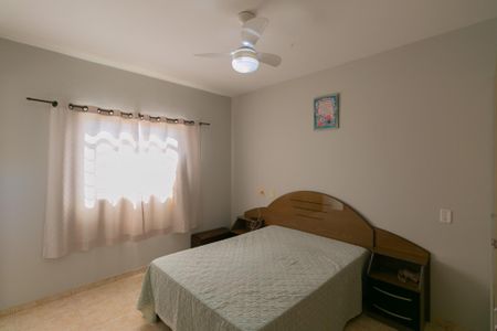 Casa à venda com 250m², 2 quartos e 1 vagaSuíte