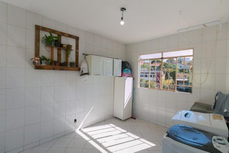 Casa à venda com 250m², 2 quartos e 1 vagaÁrea de Serviço