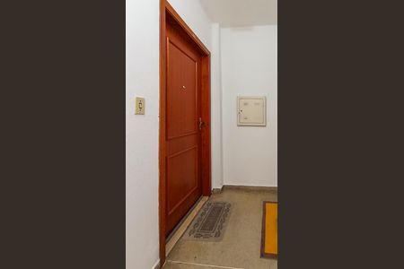 Apartamento para alugar com 59m², 2 quartos e 1 vaga Apartamento para alugar com 59m², 2 quartos e 1 vagaPorta do apartamento