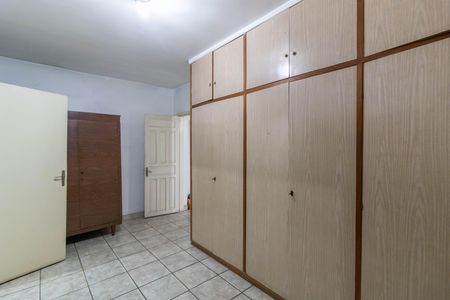 Casa à venda com 253m², 3 quartos e 3 vagas Casa à venda com 253m², 3 quartos e 3 vagasQuarto 3