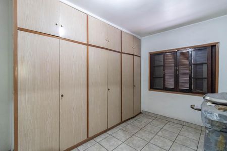 Casa à venda com 253m², 3 quartos e 3 vagas Casa à venda com 253m², 3 quartos e 3 vagasQuarto 3