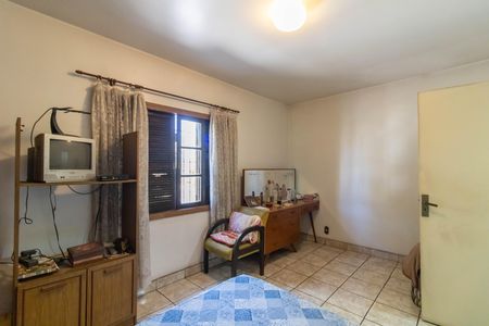 Casa à venda com 253m², 3 quartos e 3 vagas Casa à venda com 253m², 3 quartos e 3 vagasQuarto 1