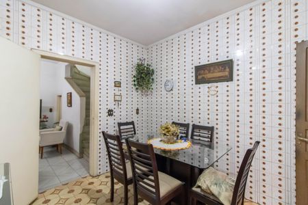 Casa à venda com 253m², 3 quartos e 3 vagas Casa à venda com 253m², 3 quartos e 3 vagasCozinha