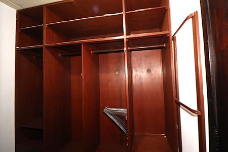 Casa para alugar com 338m², 5 quartos e 4 vagasSuíte - Closet